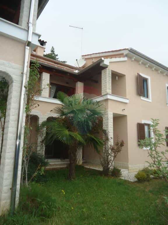 casa no Veprinac, Primorsko-goranska županija 12037080