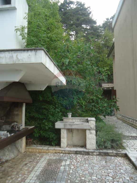 房子 在 Veprinac, Primorsko-goranska županija 12037080
