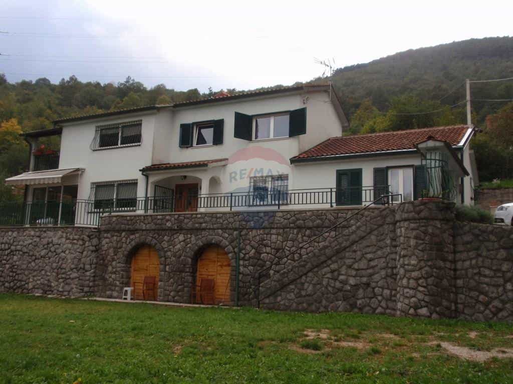 House in Matulji, Primorsko-Goranska Zupanija 12037101