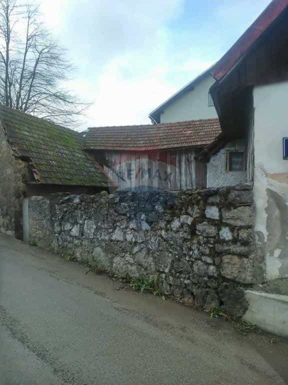 House in Ogulin, Karlovacka Zupanija 12037205