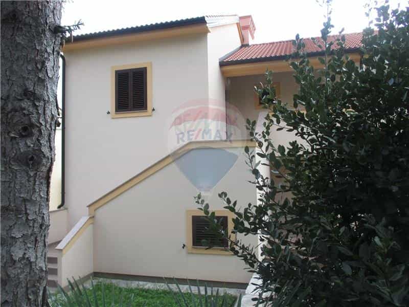 House in Opatija, Primorsko-Goranska Zupanija 12037232