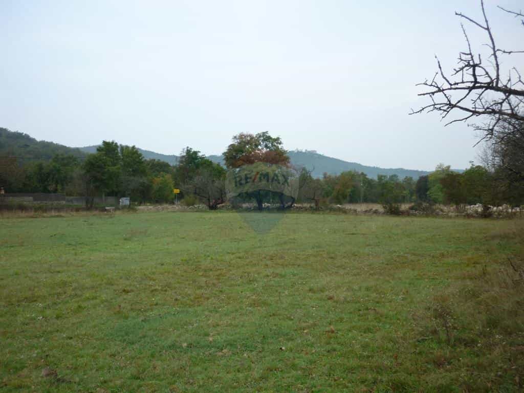 Tierra en Cavlé, Primorsko-Goranska Županija 12037251