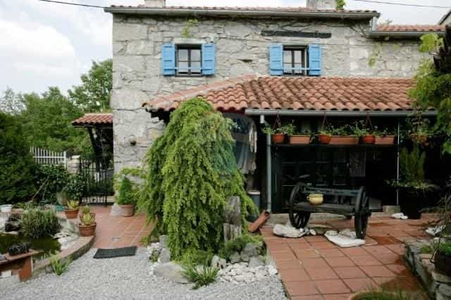 rumah dalam Ročko Polje, Istarska županija 12037333