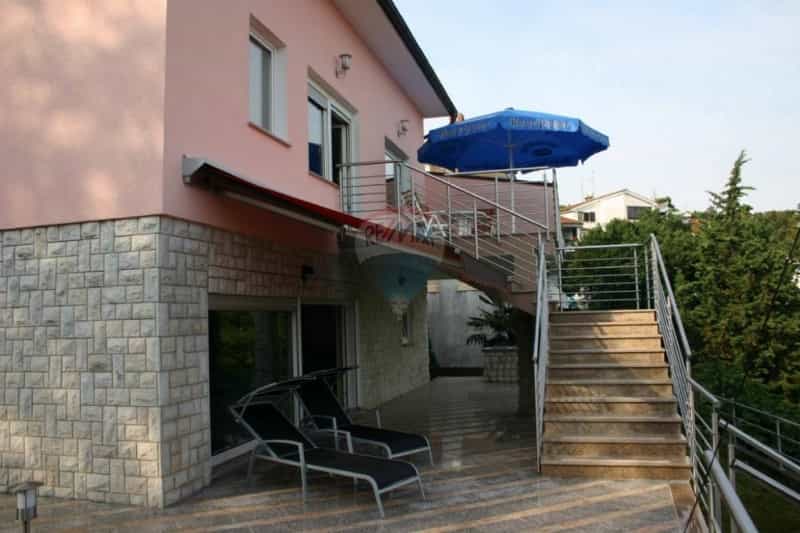 casa en Opatija, Primorsko-Goranska Županija 12037410
