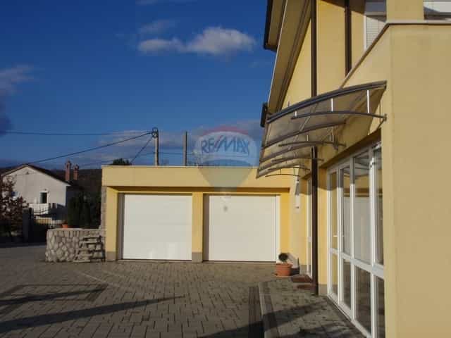 σπίτι σε Rubeši, Primorsko-goranska županija 12037411