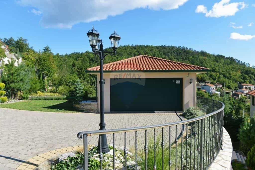 casa en Matulji, Primorsko-Goranska Županija 12037437