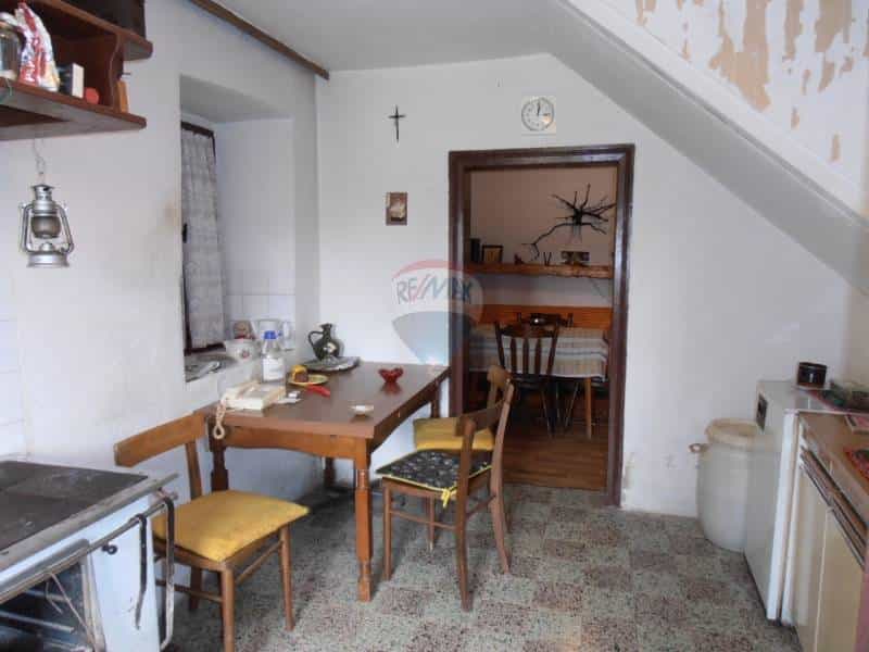 σπίτι σε Lesišćina, Istarska županija 12037620