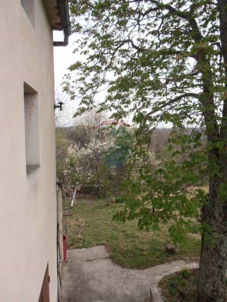 房子 在 Lesišćina, Istarska županija 12037620