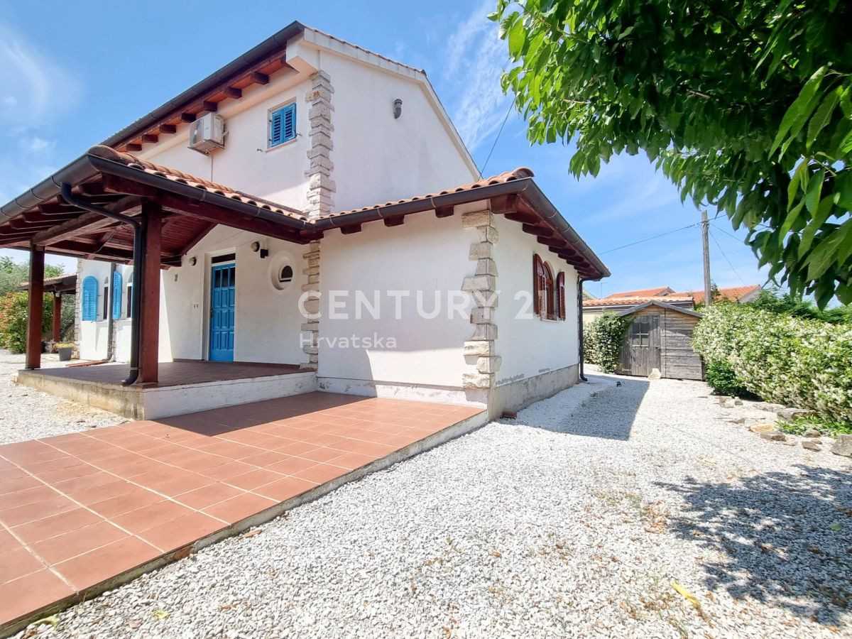 жилой дом в Višnjan, Istria County 12037976