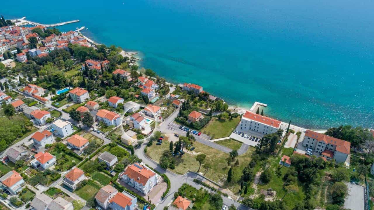 House in Kaštel Sućurac, Split-Dalmatia County 12038027