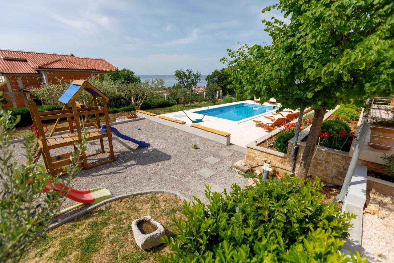 بيت في Kaštel Sućurac, Split-Dalmatia County 12038028