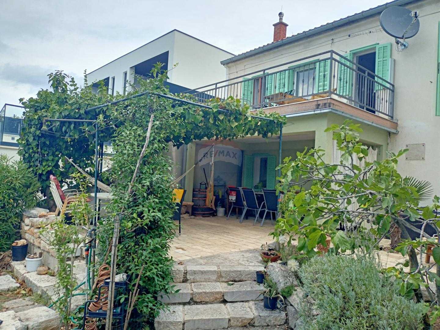 Dom w Klanfari, Zupanija Primorsko-Gorańska 12038473