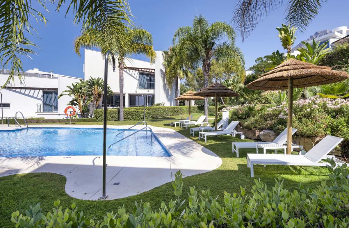 Mehrere Häuser im Marbella, Andalucía 12038705