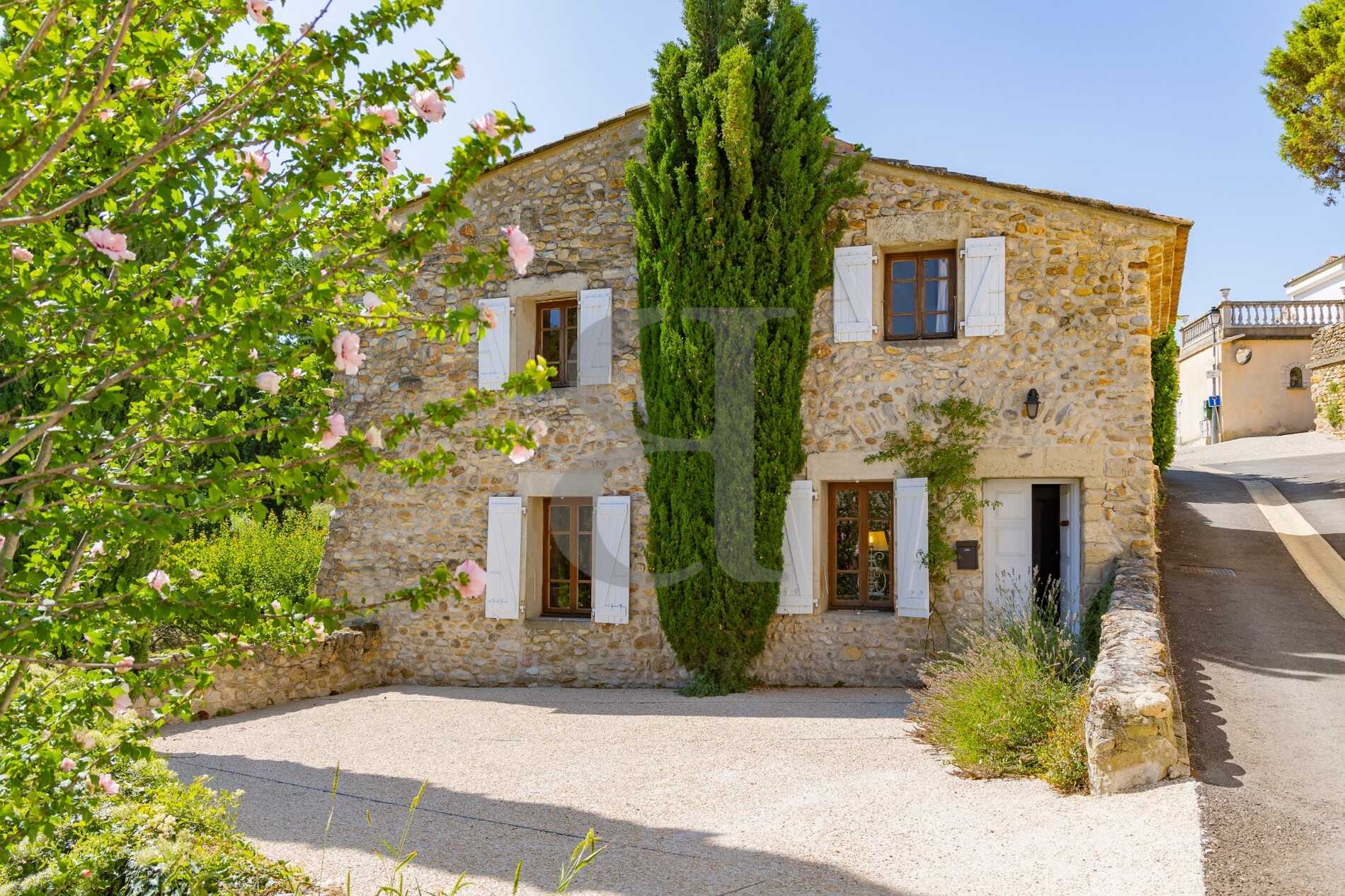 House in Sainte-Cecile-les-Vignes, Provence-Alpes-Cote d'Azur 12040132