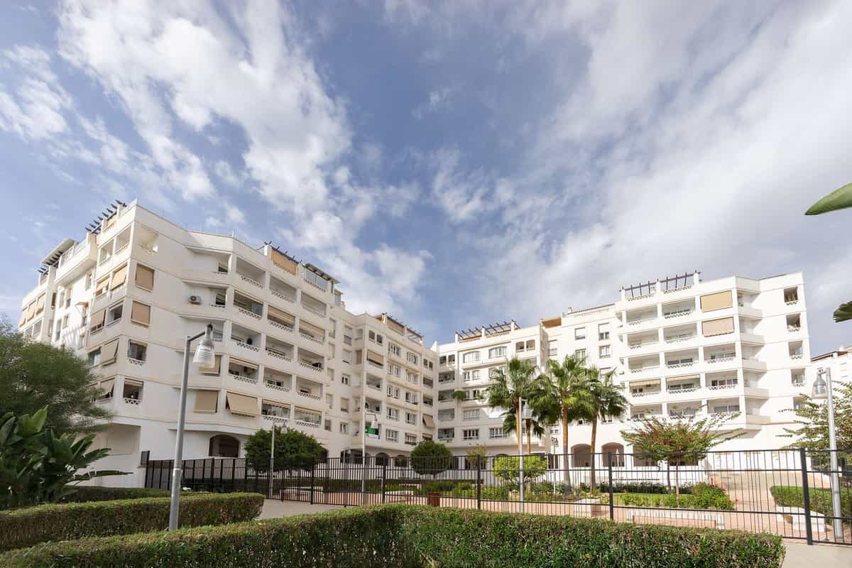 Condominium dans Marbella, Andalousie 12040207