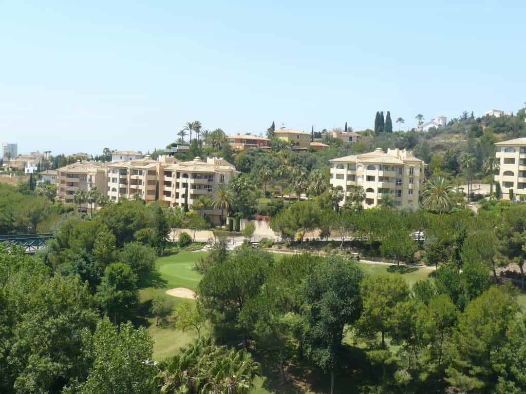 Земельные участки в Marbella, Andalucía 12040481