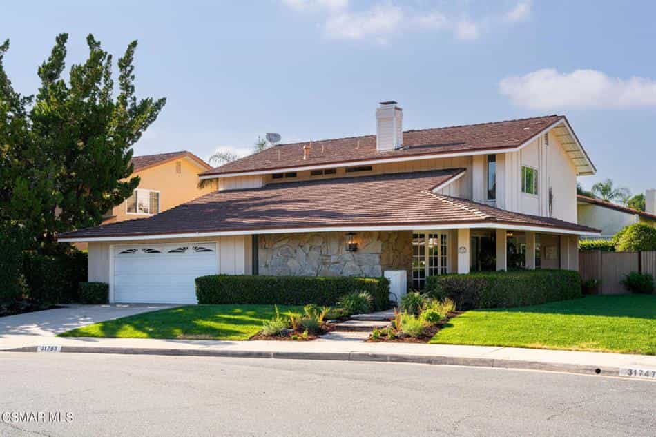 Condominium in Westlake Village, California 12040820