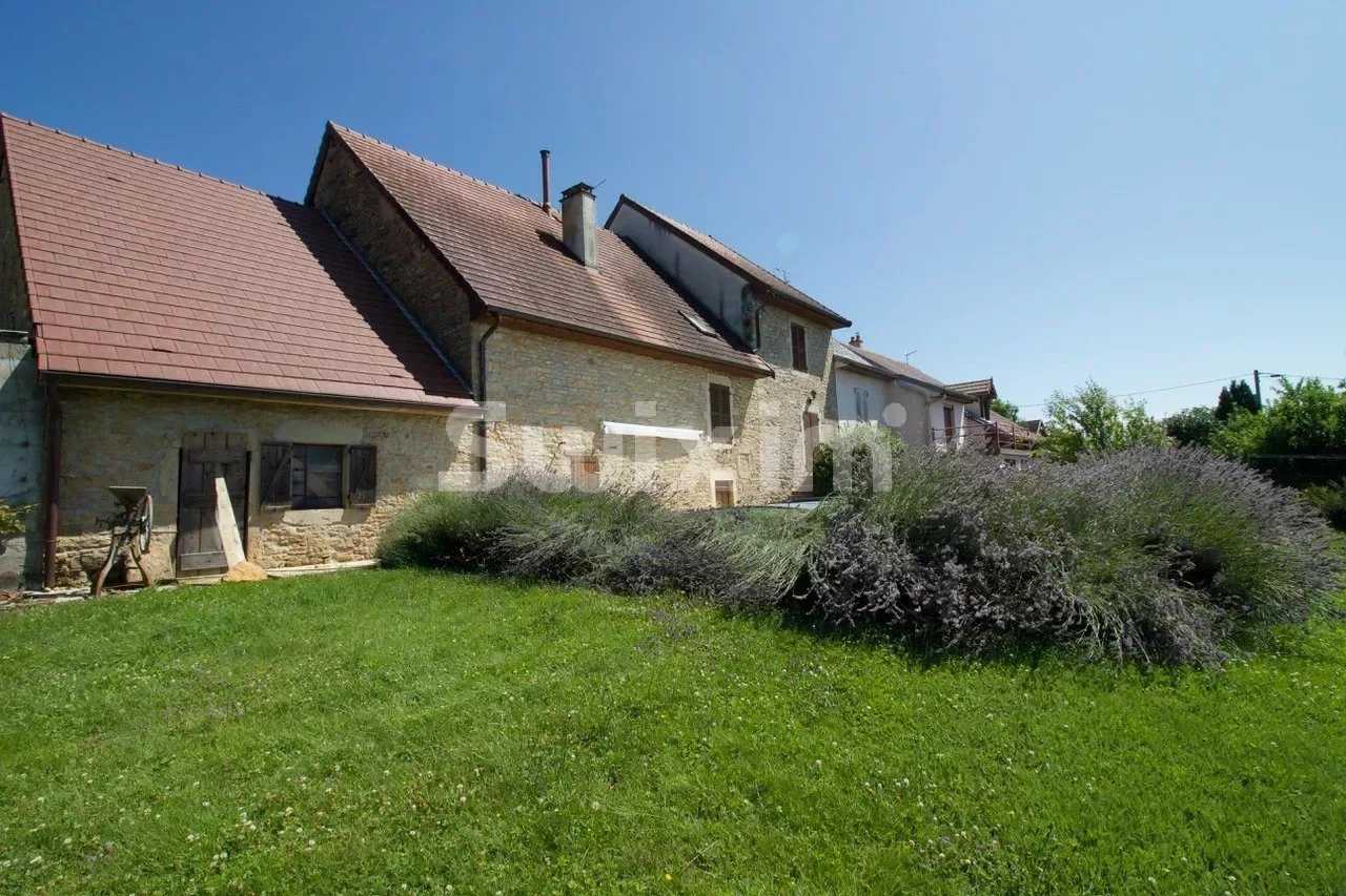 House in Lons-le-Saunier, Bourgogne-Franche-Comte 12040873