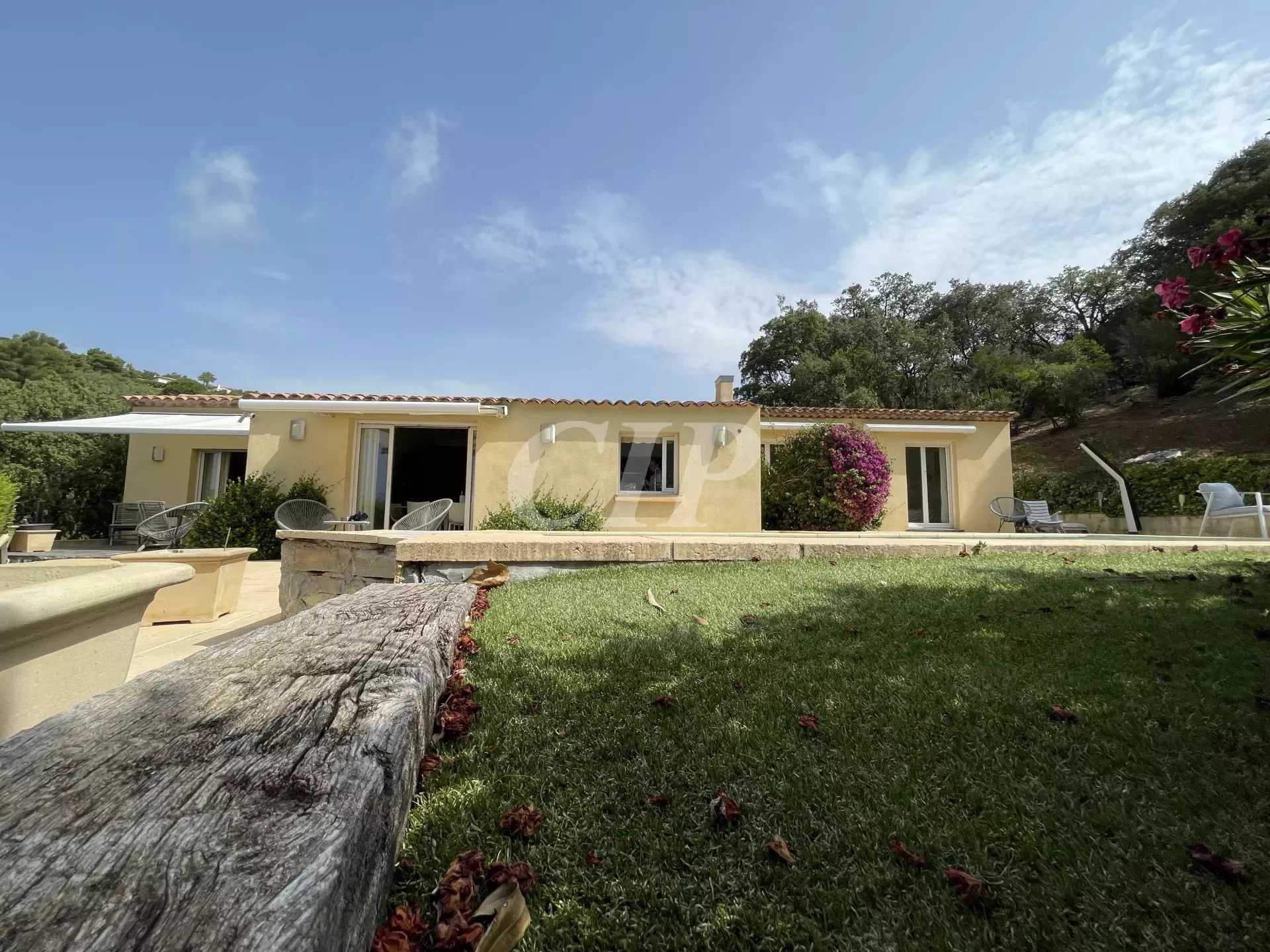 Huis in Sainte-Maxime, Provence-Alpes-Côte d'Azur 12040874