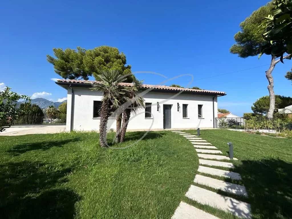 Casa nel Roquebrune-Cap-Martin, Alpes-Maritimes 12040880