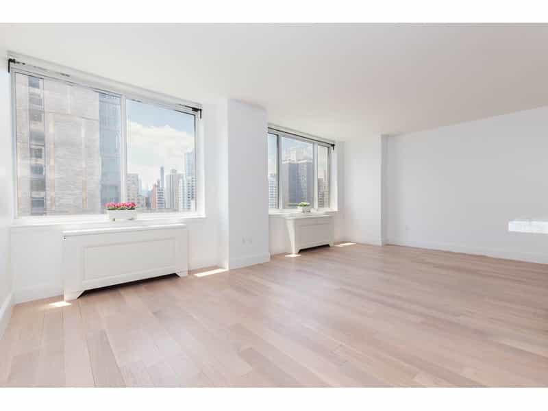 Condominium in Manhattan, New York 12041283