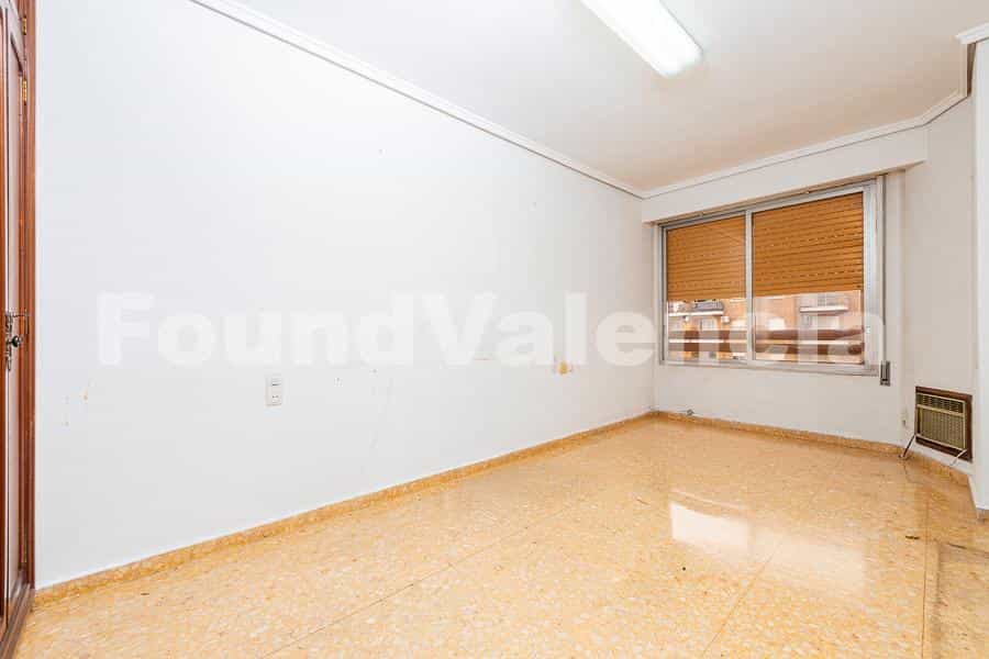Condominium in Valencia, Valencia 12041300