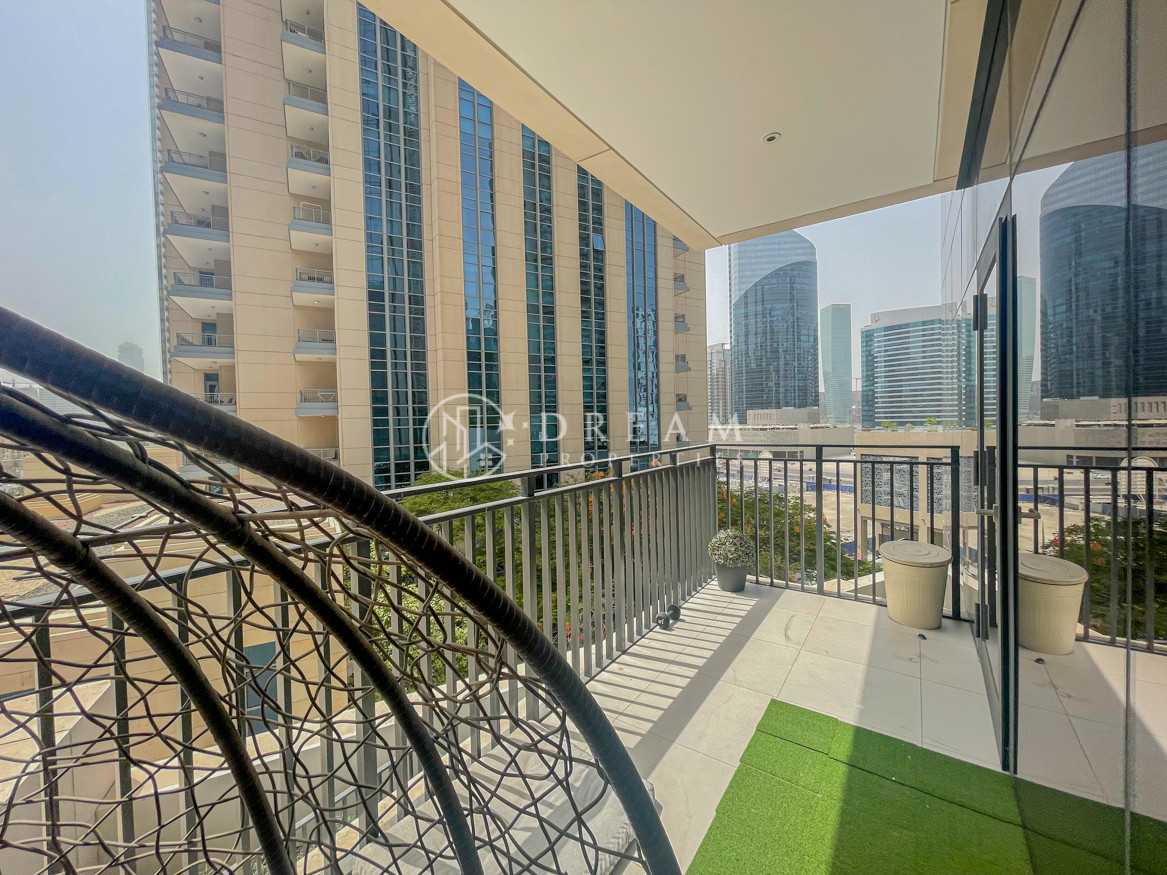 Condominium in Dubai, Dubayy 12041357