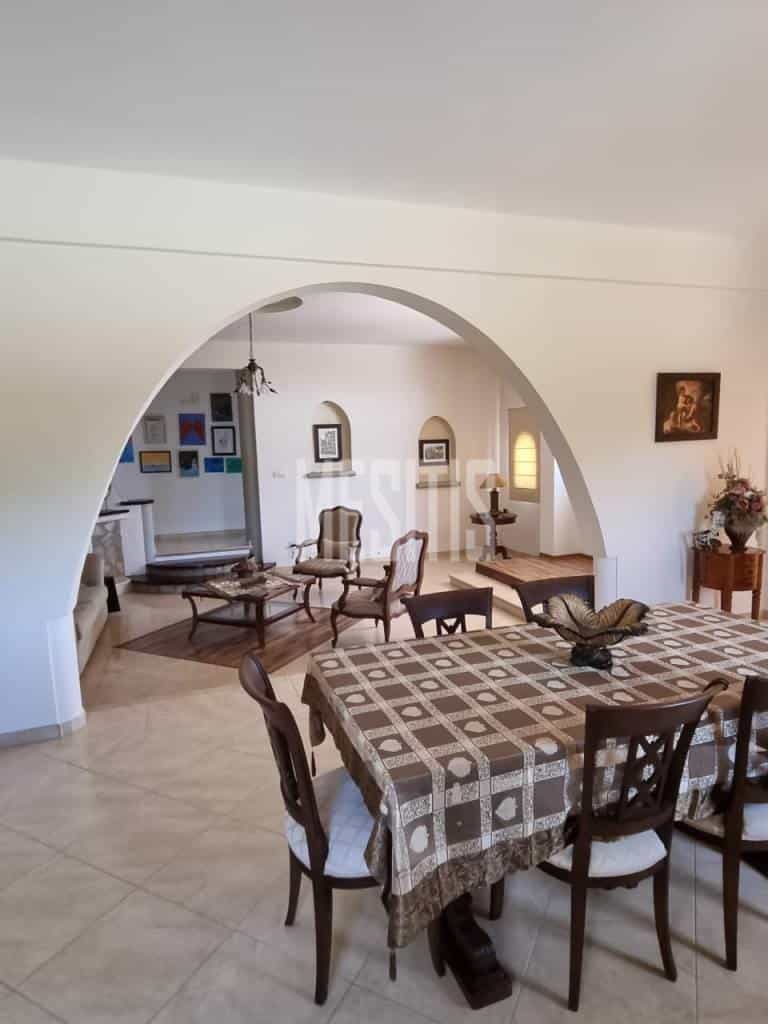 Talo sisään Ormideia, Larnaca 12041641
