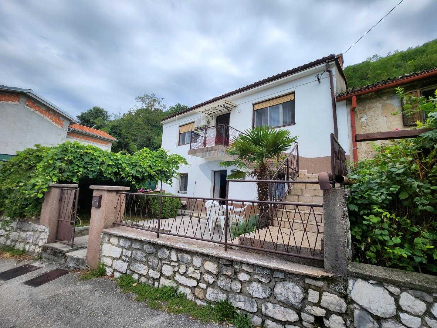 σπίτι σε Ντράγκα, Primorsko-Goranska Zupanija 12041692