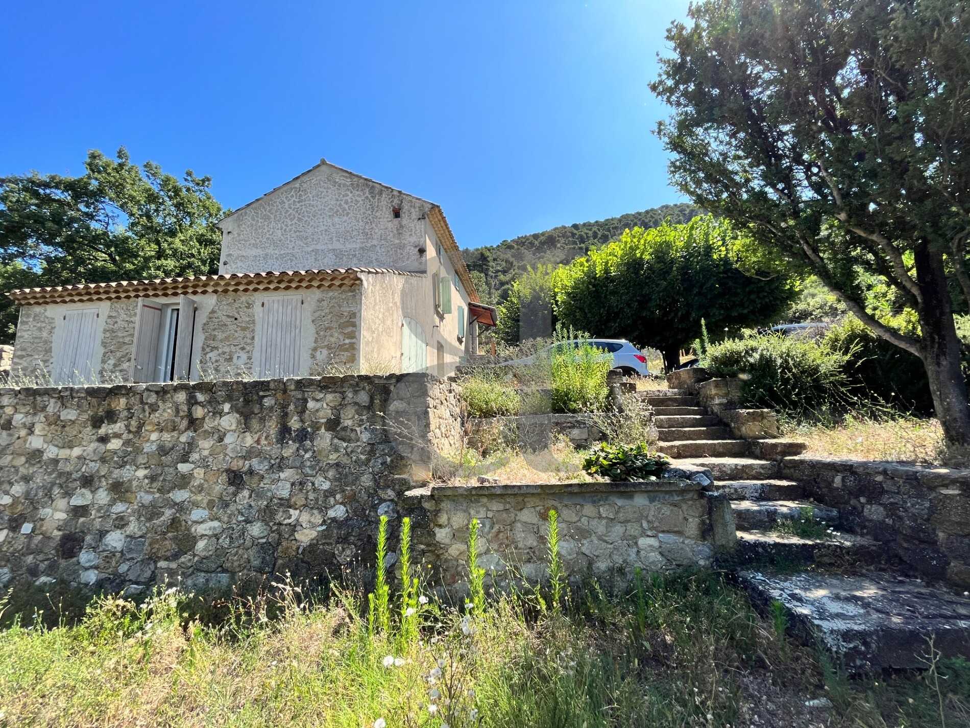 жилой дом в Vaison-la-Romaine, Provence-Alpes-Côte d'Azur 12042378