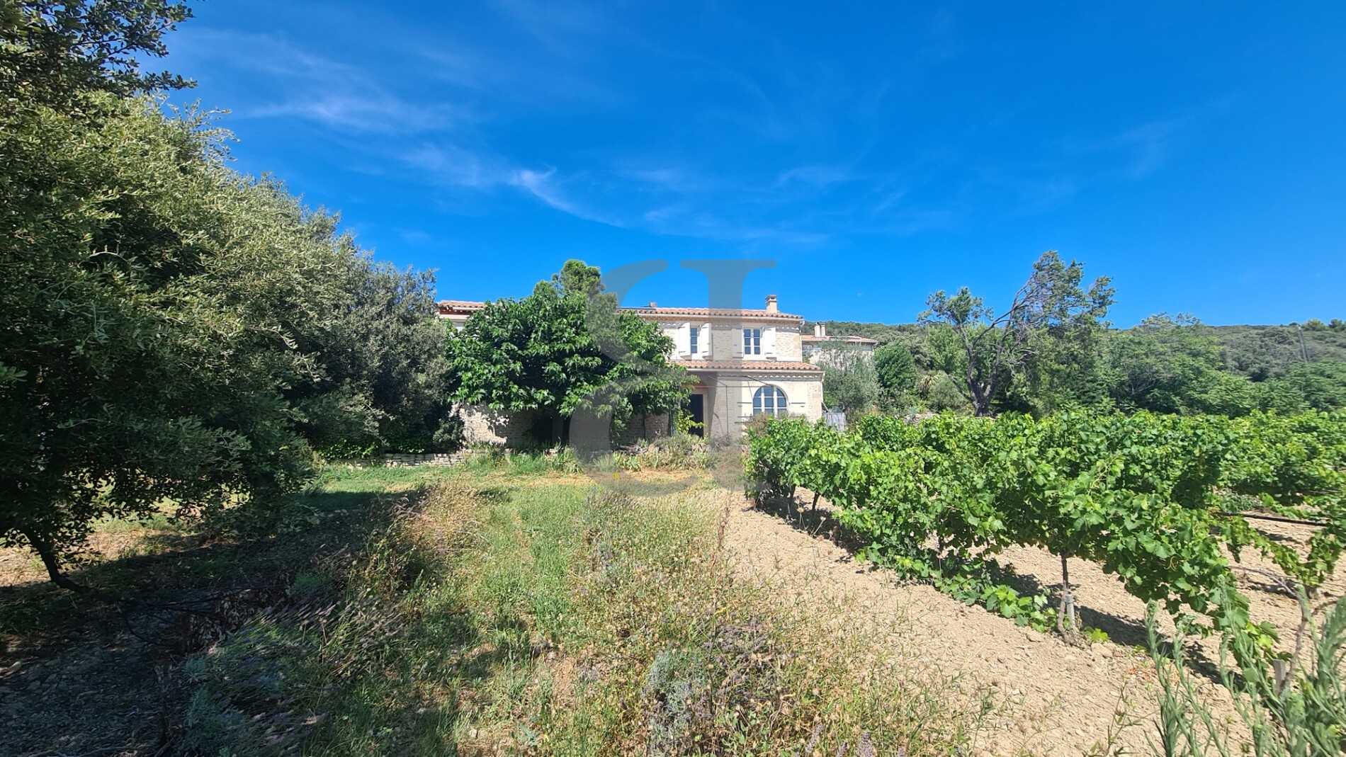 Rumah di Valreas, Provence-Alpes-Cote d'Azur 12042379