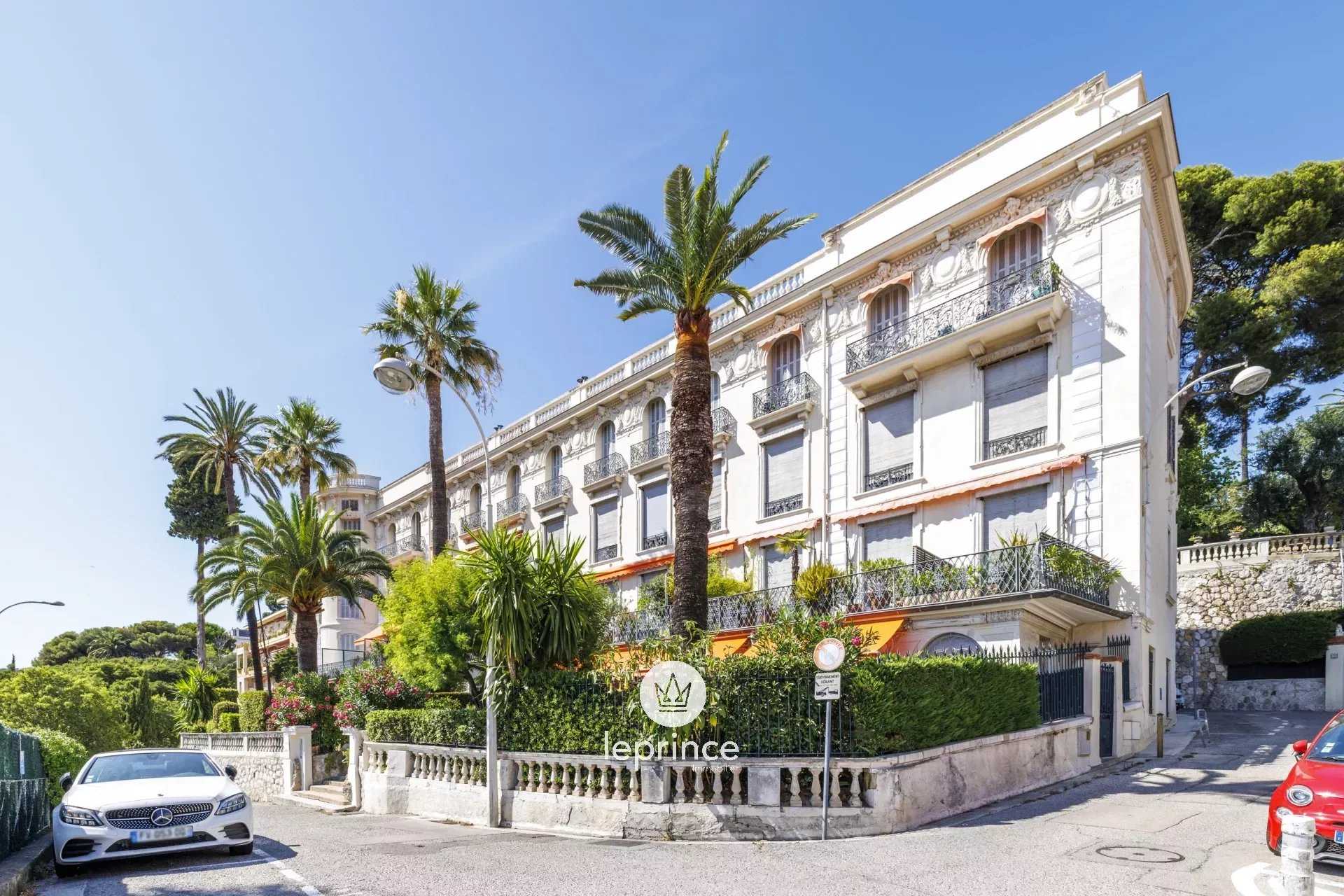 Condominium in Nice, Alpes-Maritimes 12043260