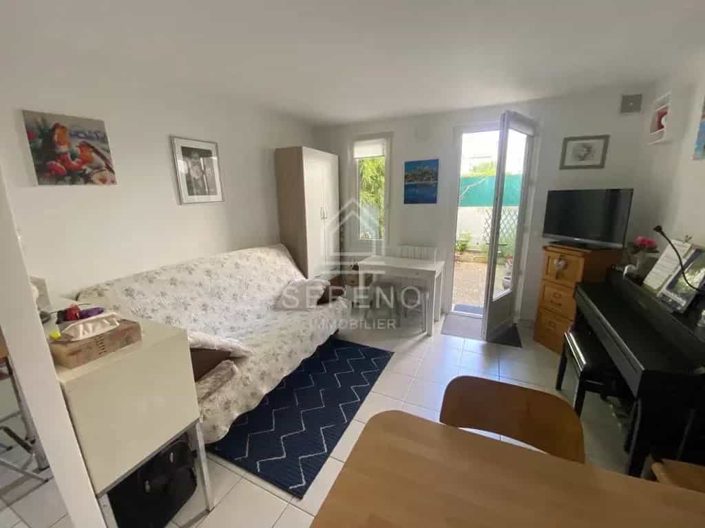 Квартира в Вінсенн, Іль-де-Франс 12043317