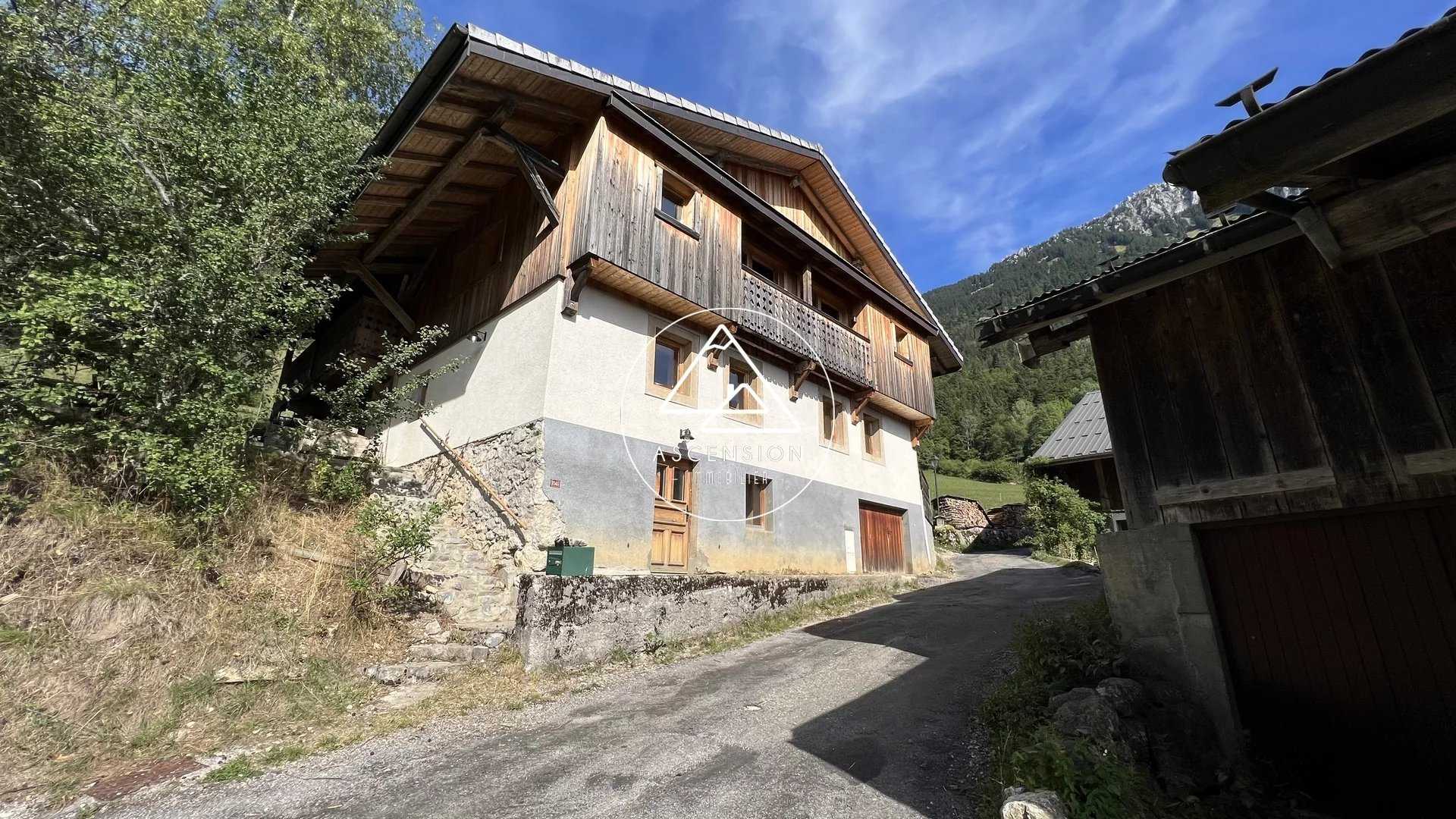 집 에 La Baume, Haute-Savoie 12043333