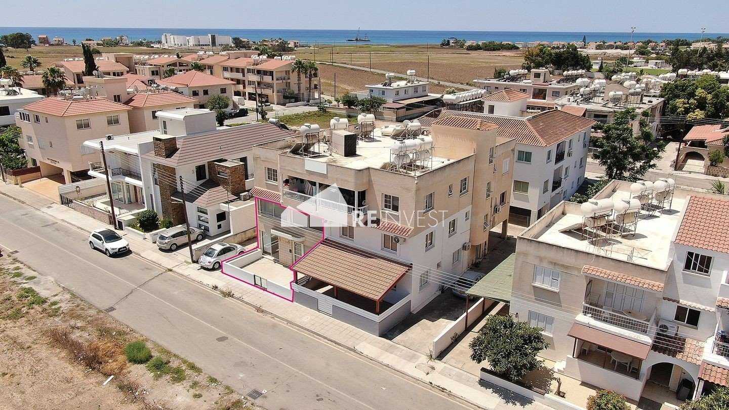 Condominium in Perivolia, Larnaca 12043442