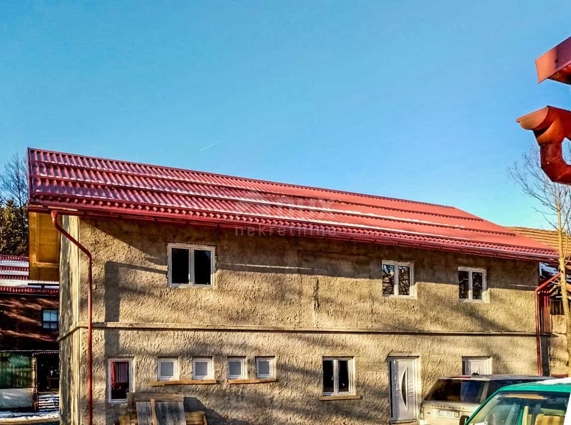 Rumah di Delnice, Primorsko-Goranska Zupanija 12043540