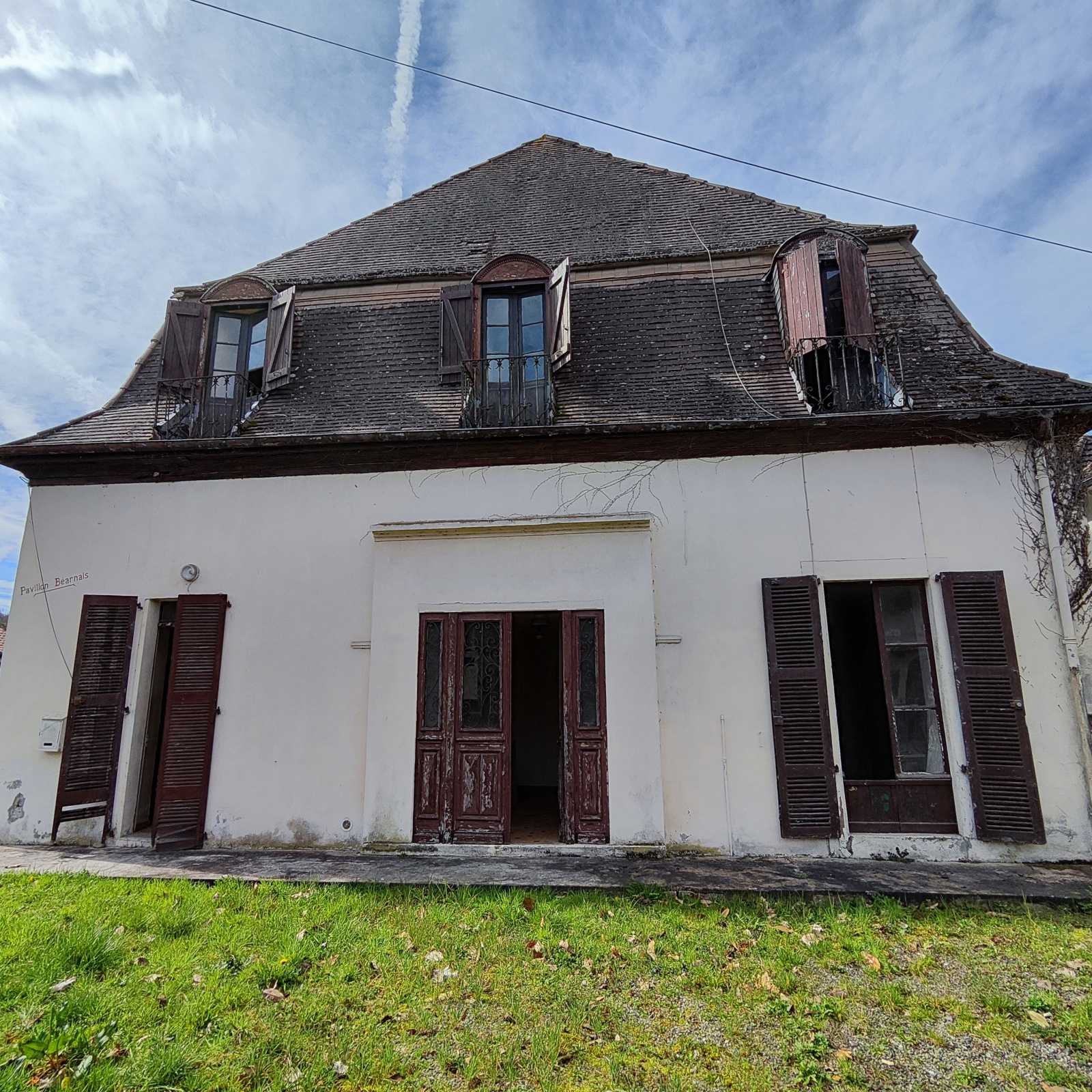 House in Salies-de-Bearn, Nouvelle-Aquitaine 12044710