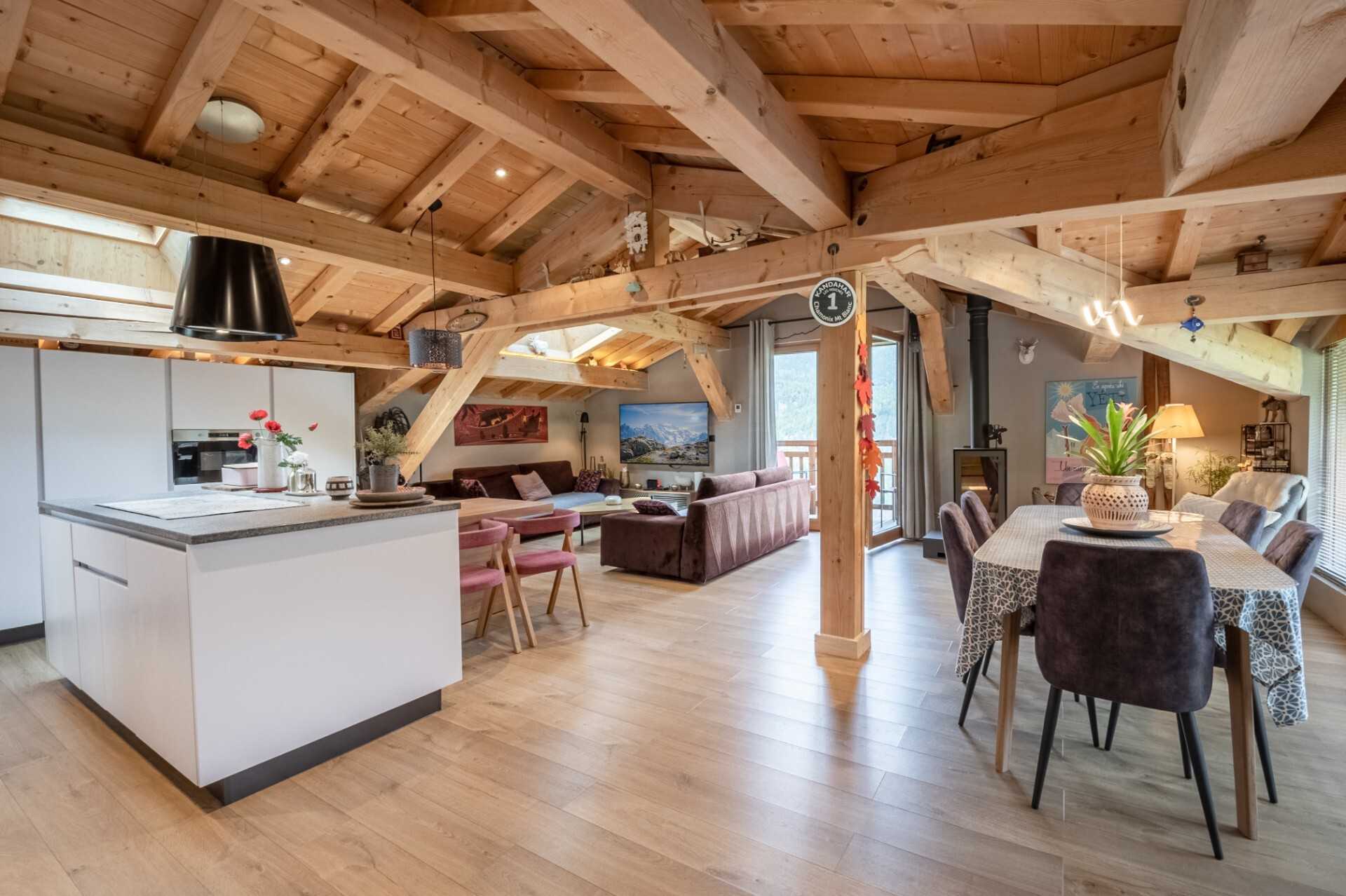 Huis in Les Houches, Auvergne-Rhone-Alpes 12046490