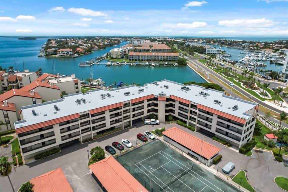 Condominio en Tierra Verde, Florida 12047333