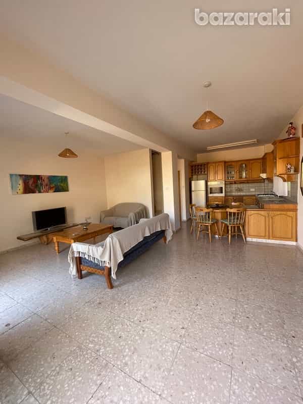 Condominium in Pampoula, Lemesos 12047447