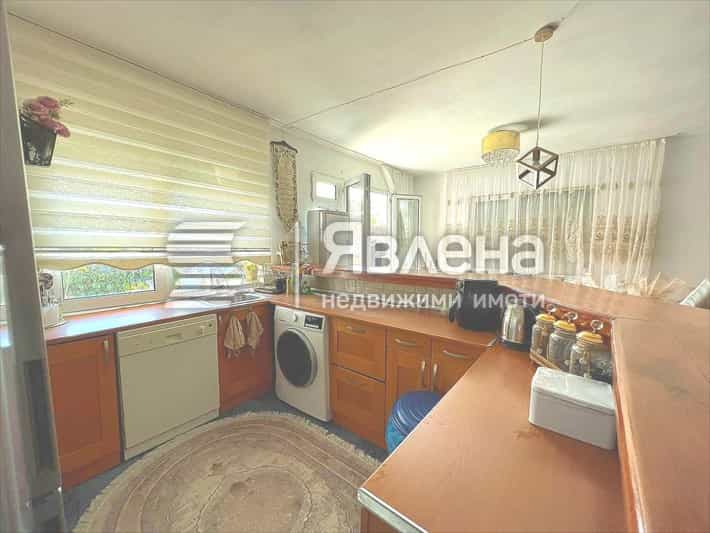 Condominio nel Sofia, 2 ulitsa "Nadezhda" 12048005