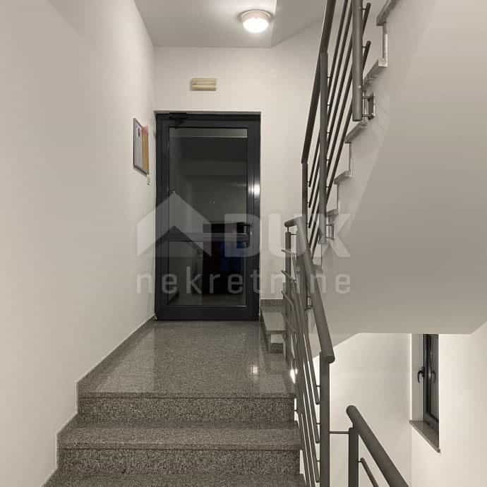 公寓 在 Šodići, Primorsko-goranska županija 12048100