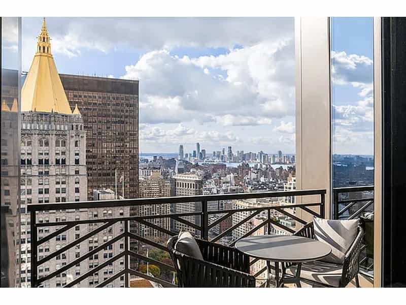 Condominium in New York, New York 12048162