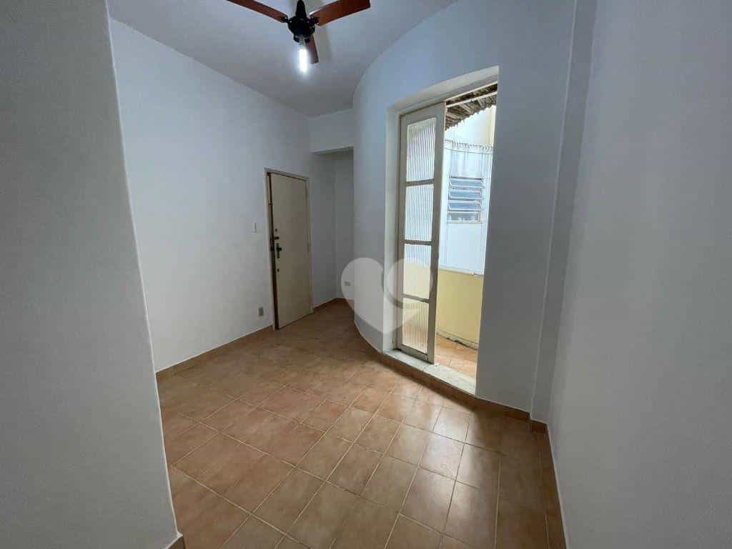Condominium in Catete, Rio de Janeiro 12048292