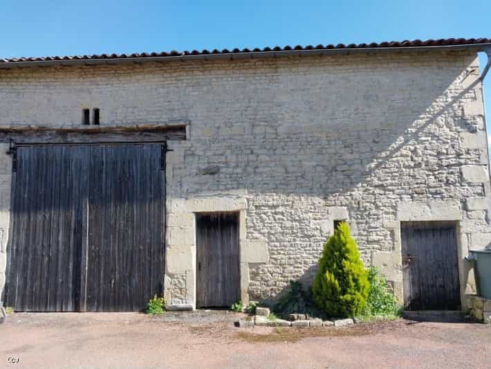 Talo sisään Courcôme, Nouvelle-Aquitaine 12049098