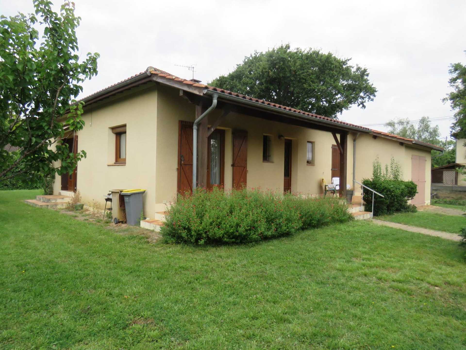 Hus i Masseube, Occitanie 12049625