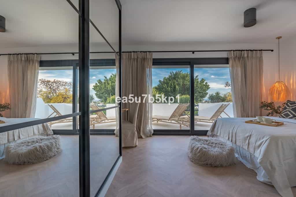 House in Marbella, Andalucía 12049698