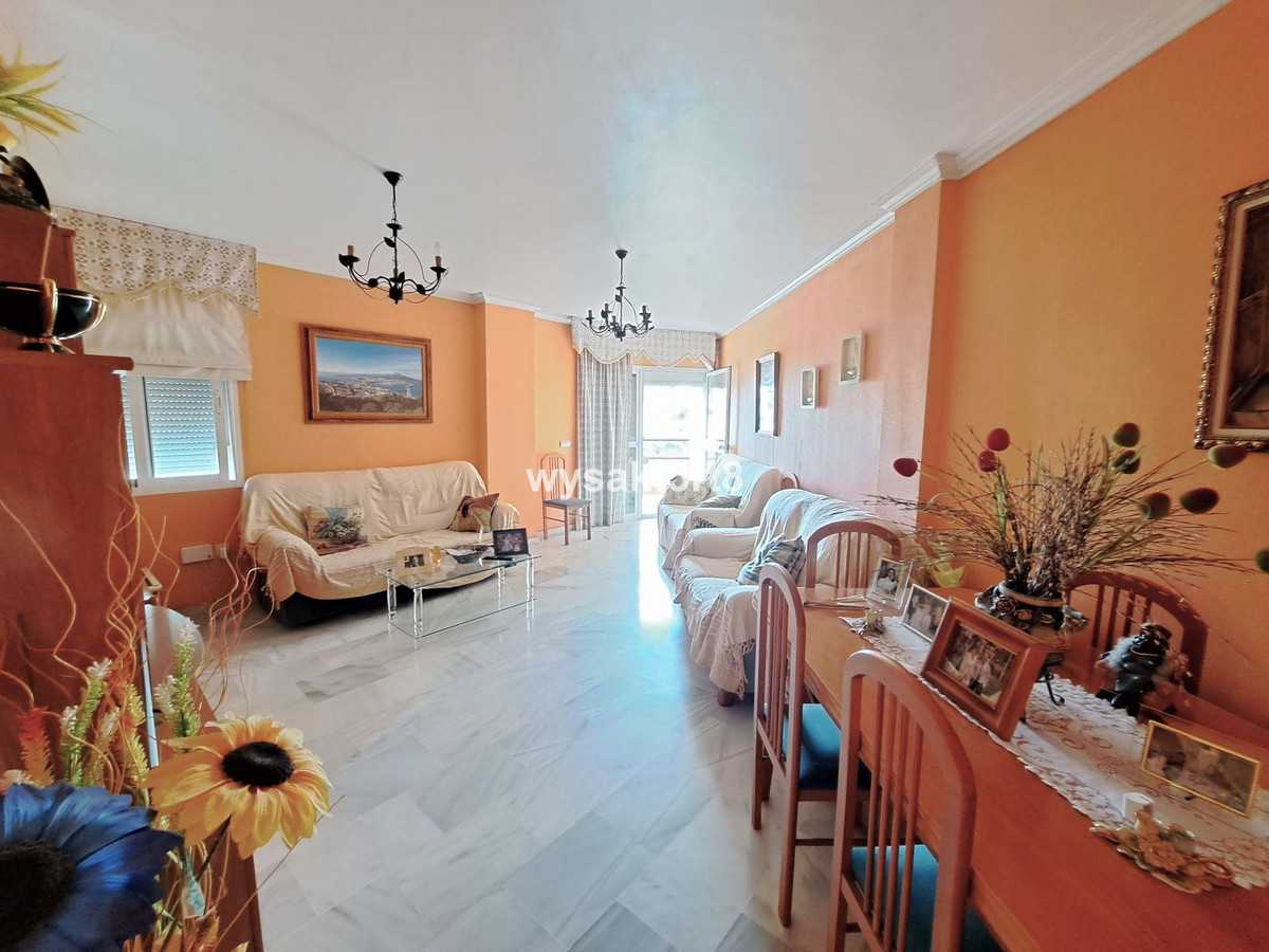 公寓 在 San Luis de Sabinillas, Andalusia 12050344