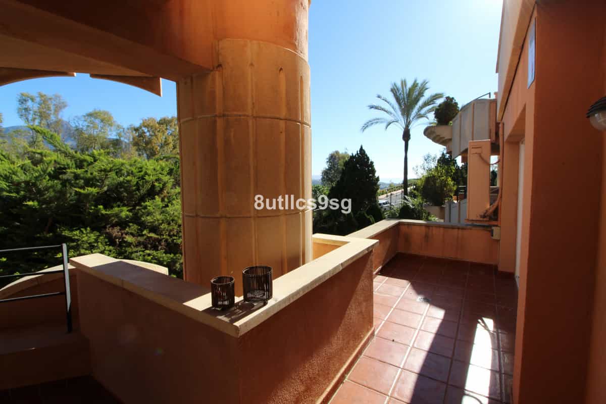 Condominium in Marbella, Andalusia 12050475