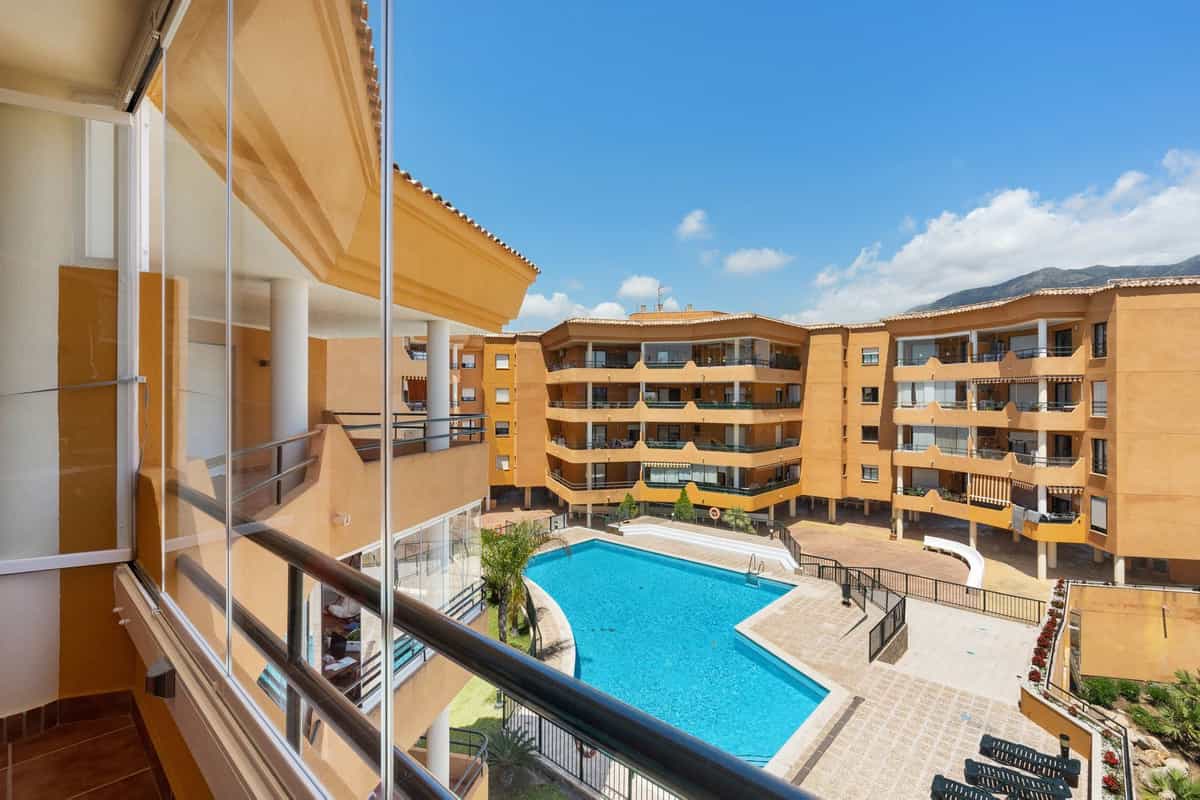 Condominium in Fuengirola, Andalusia 12050576